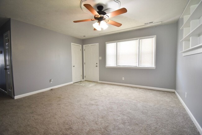 Photo - 3 Bedroom 1.5 Bathroom- Pets Okay