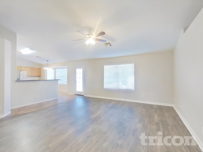 Photo - 4314 S Emery St