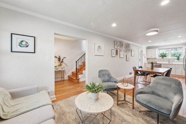 Photo - 5721 Blaine St NE