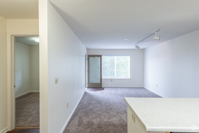 2BR / 1 BA – 804 SF