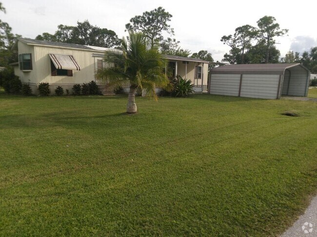 Building Photo - 15353 Mapletree Dr Rental