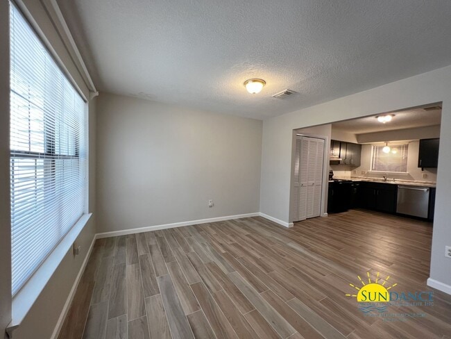 Photo - Move-in ready 2 Story Townhouse in Crestview!
