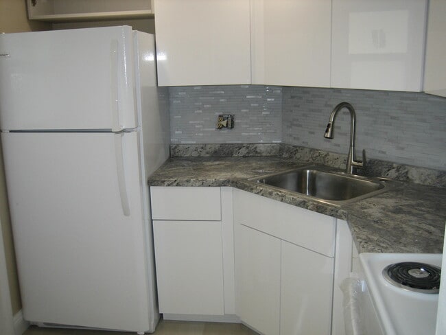 Photo - 960 Crystal Lake Dr Unit 204