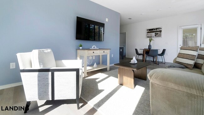 Photo - 318 W Corporation St Unidad 1-220