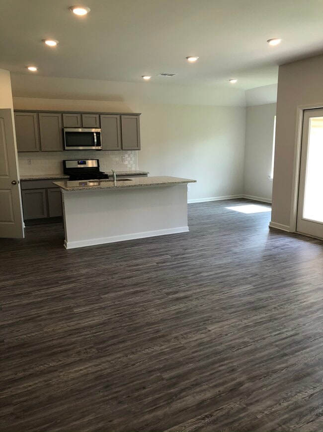 Photo - 28364 Longfellow Ln