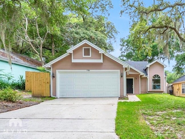 Photo - 1766 Iroquois Dr