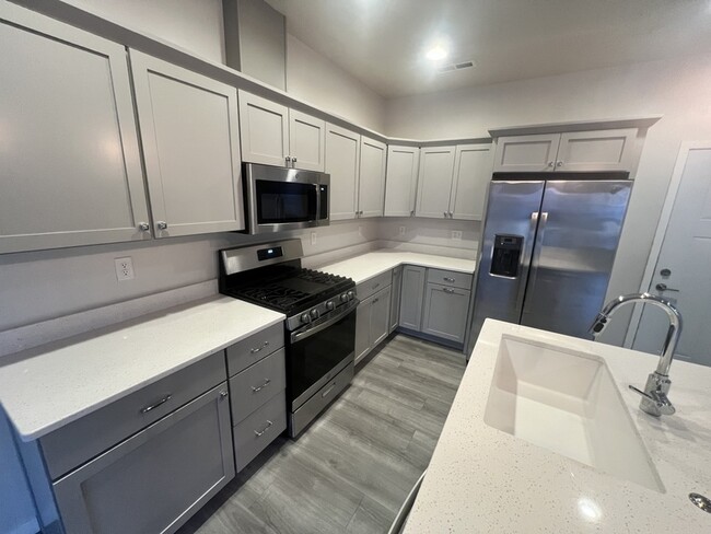 Photo - 2223 Eversull Ln