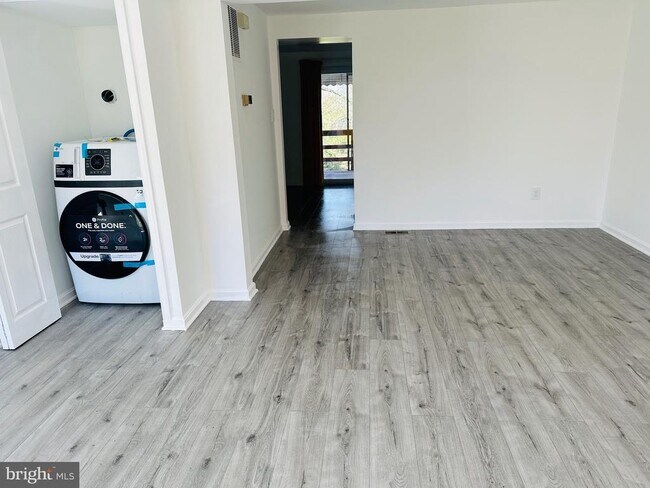 Photo - 9155 Throgmorton Rd