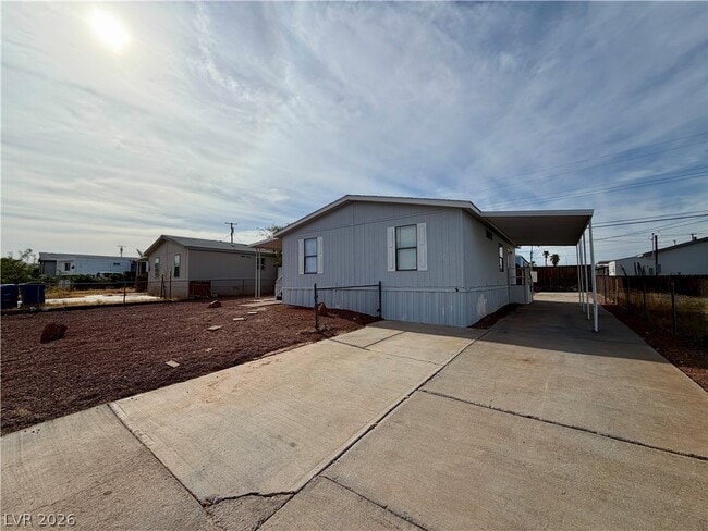 Building Photo - 230 Shoshone Ln