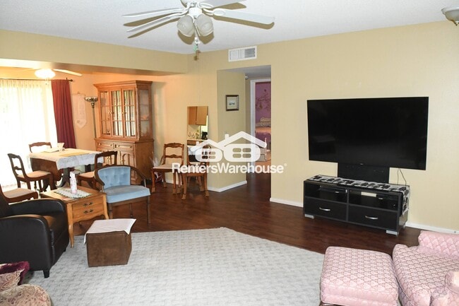 Photo - 10005 W Pleasant Valley Rd