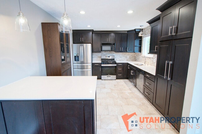 Photo - 9852 Pinehurst Dr