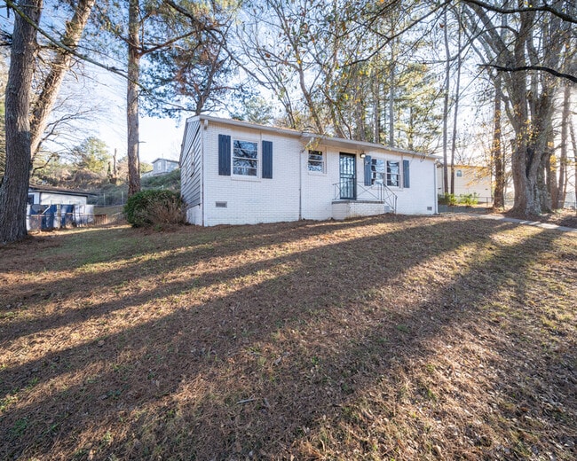 Photo - 2371 Swallow Cir SE