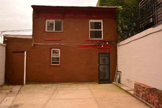 Photo - 976 Greene Ave Apartamento Unidad 3
