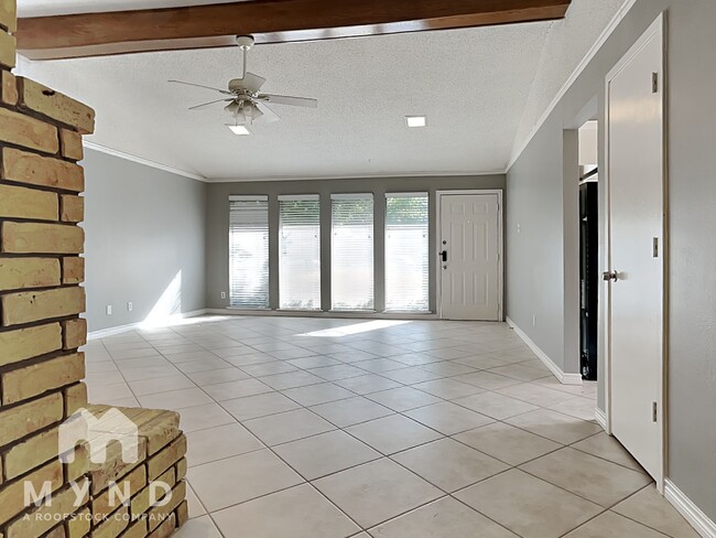 Photo - 314 Towne House Ln