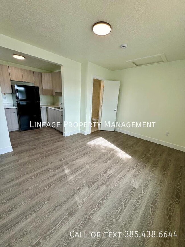 Photo - 412 W 20th St Unit 4
