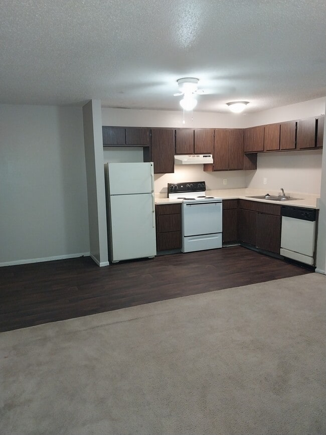 Cocina abierta de Canterbury - Kensington Park Apartments