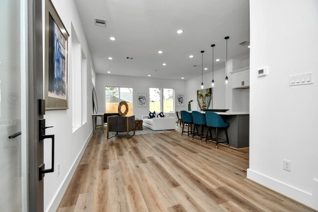 Photo - 2610 Vance St