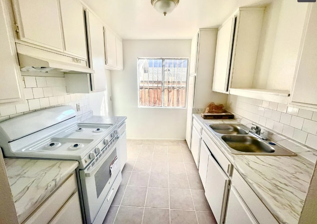 1333 Bates Ave Unit 2