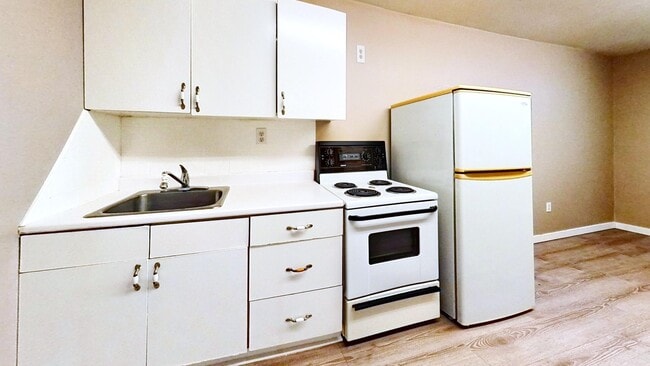Building Photo - 31 Fourth St Unit 31C