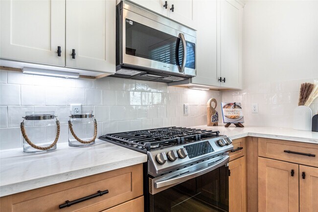 Photo - 5738 Barbara Rose Ln