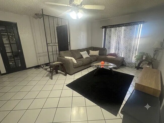 2155 S 14th Ave