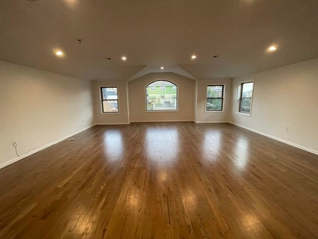 Photo - 7611 Newkirk Ave