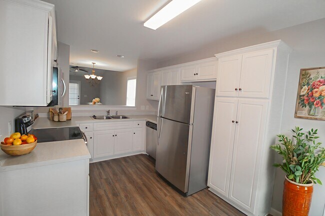 Photo - 430 Andover Dr