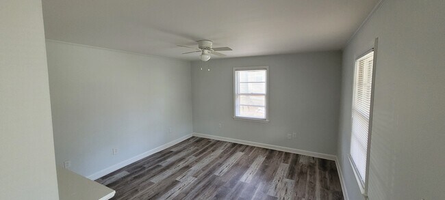 Photo - 914 Cranbrook St