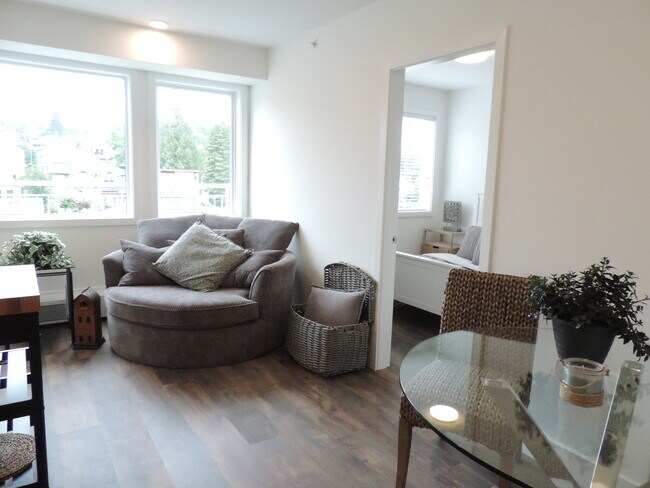 Beautiful 1 Bedroom 1 Bath with Balcony
