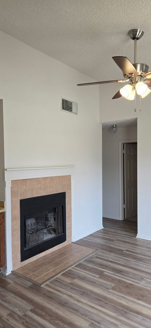 Photo - 3807 Pickwick Ln