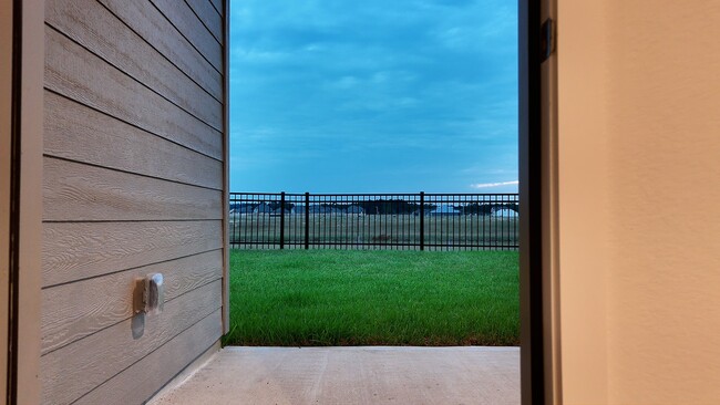 Building Photo - 15932 Blass Vly Dr