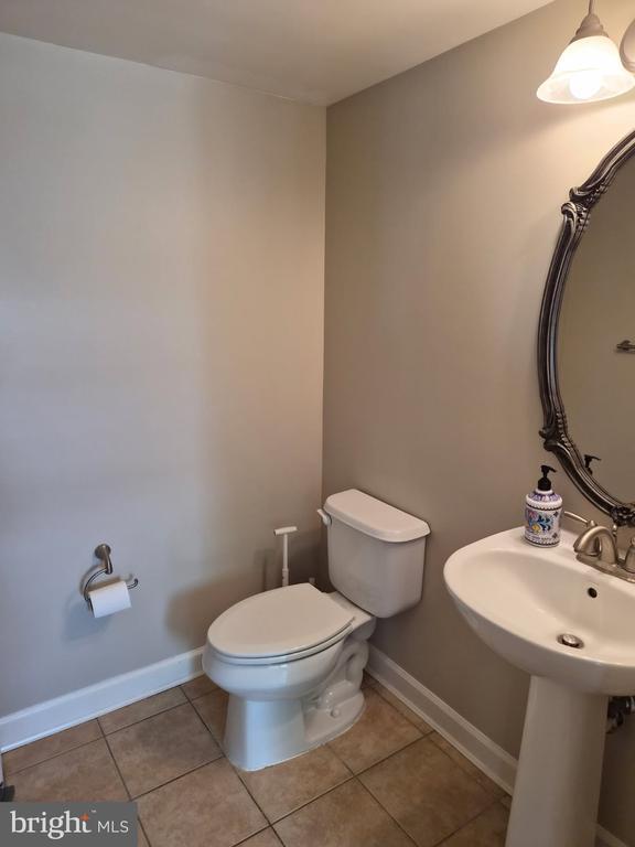 Photo - 8925 Amelung St
