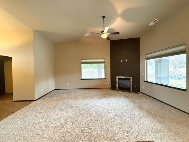 Photo - 4 bed 2 Bath off Keene