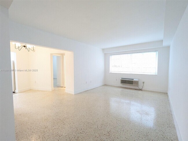 Photo - 6930 Rue Vendome Unit 4