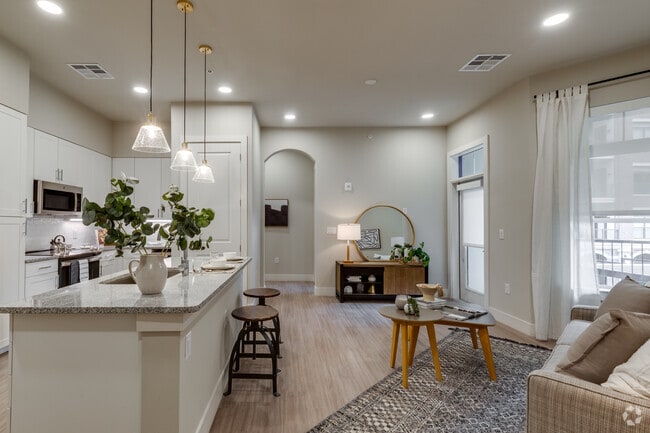 1BR, 1BA 727