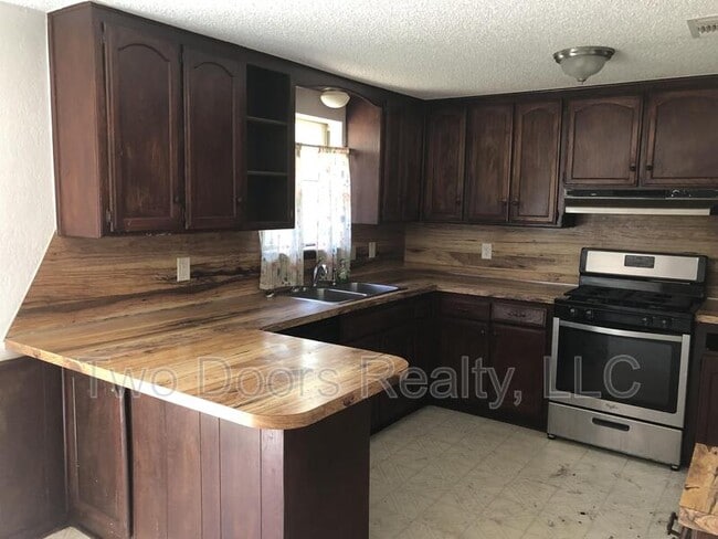 Photo - 4220 SE 49th St