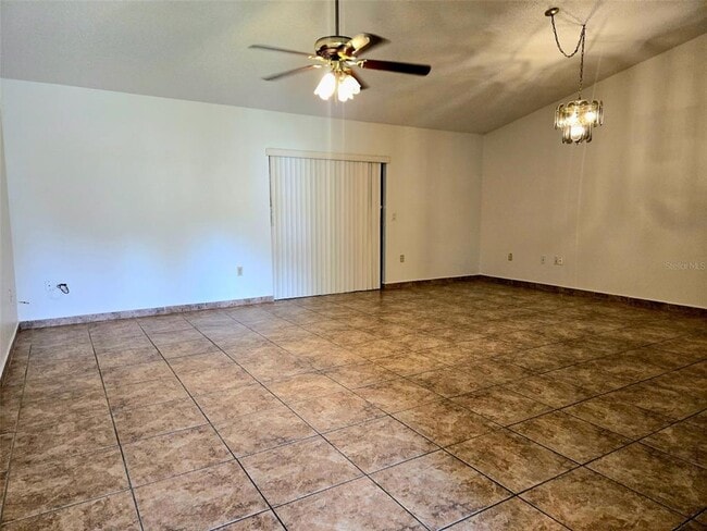 Photo - 611 Cotulla Dr