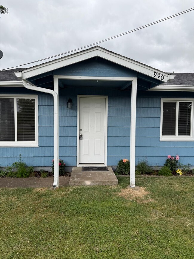 Photo - Updated two-bedroom one bathroom duplex with a fenced yard!