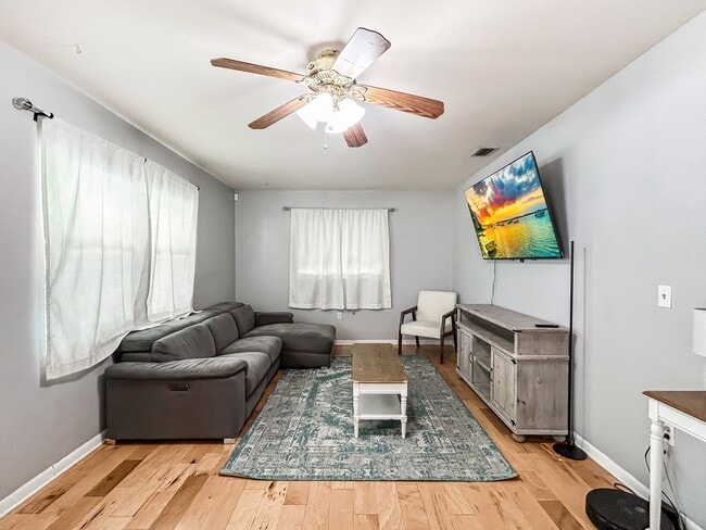 Photo - 10904 Temple Ave