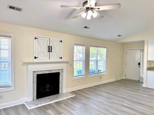 Photo - 4116 Huntsmoor Ln NW
