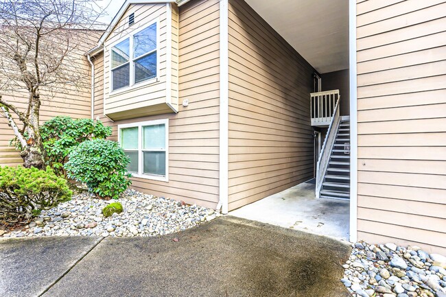 Photo - AVAILABLE AUGUST 1, 2026 >> Stunning 2BR/2BA Condo For Rent in Bellevue!! W/S/G Included!!! Unidad 204