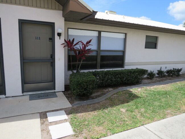 111 Villaway Unit Country Club Villas