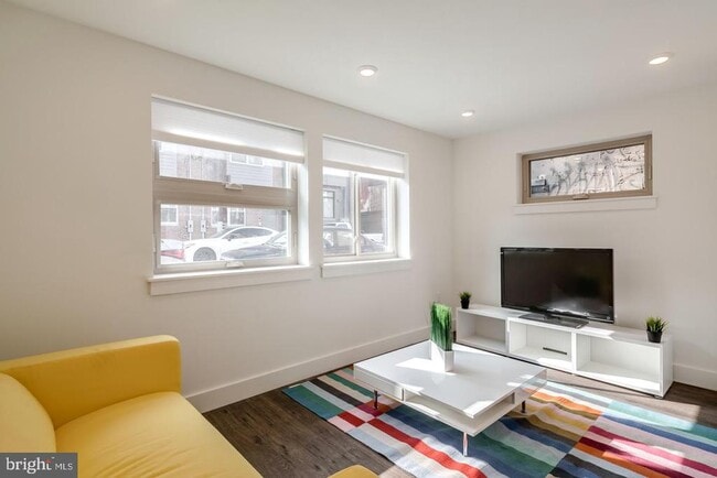 Building Photo - 1155 S 15th St Unit 103