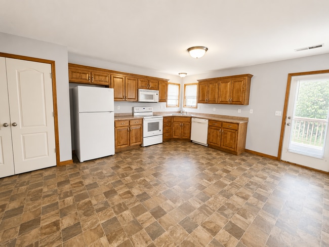 Photo - Spacious 3 Bed / 2.5 Bath Duplex