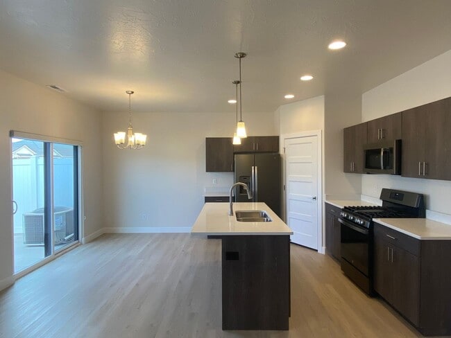 Photo - Townhome In Crimson Park