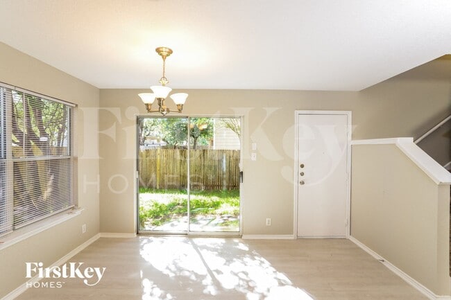 Photo - 131 Hampton Bend