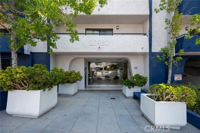 Building Photo - 10982 Roebling Ave Unit 533 Rental
