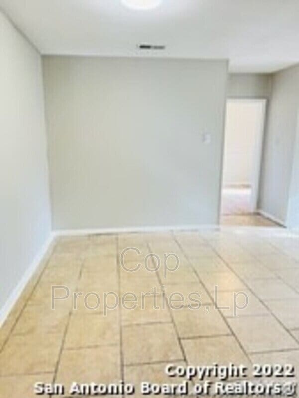 Photo - "Charming 3-Bedroom Duplex in San Antonio's Heart – Perfect Blend of Comfort and Convenience!" Unit 1