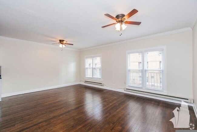 Building Photo - 726 W Roscoe St Unit # 01N Rental
