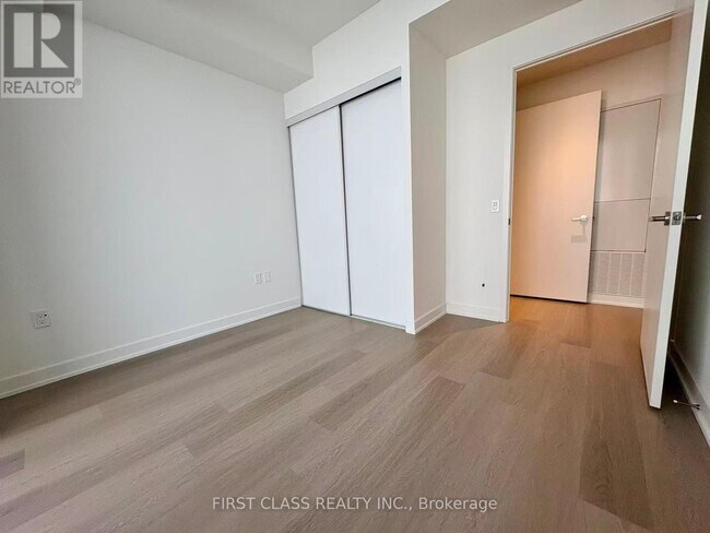 Photo - 448 Burnhamthorpe Rd W Unit 2210